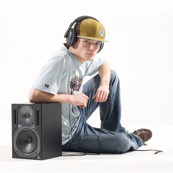 молодой платно